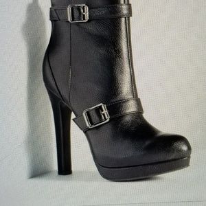 Simply Vera Vera Wang Booties